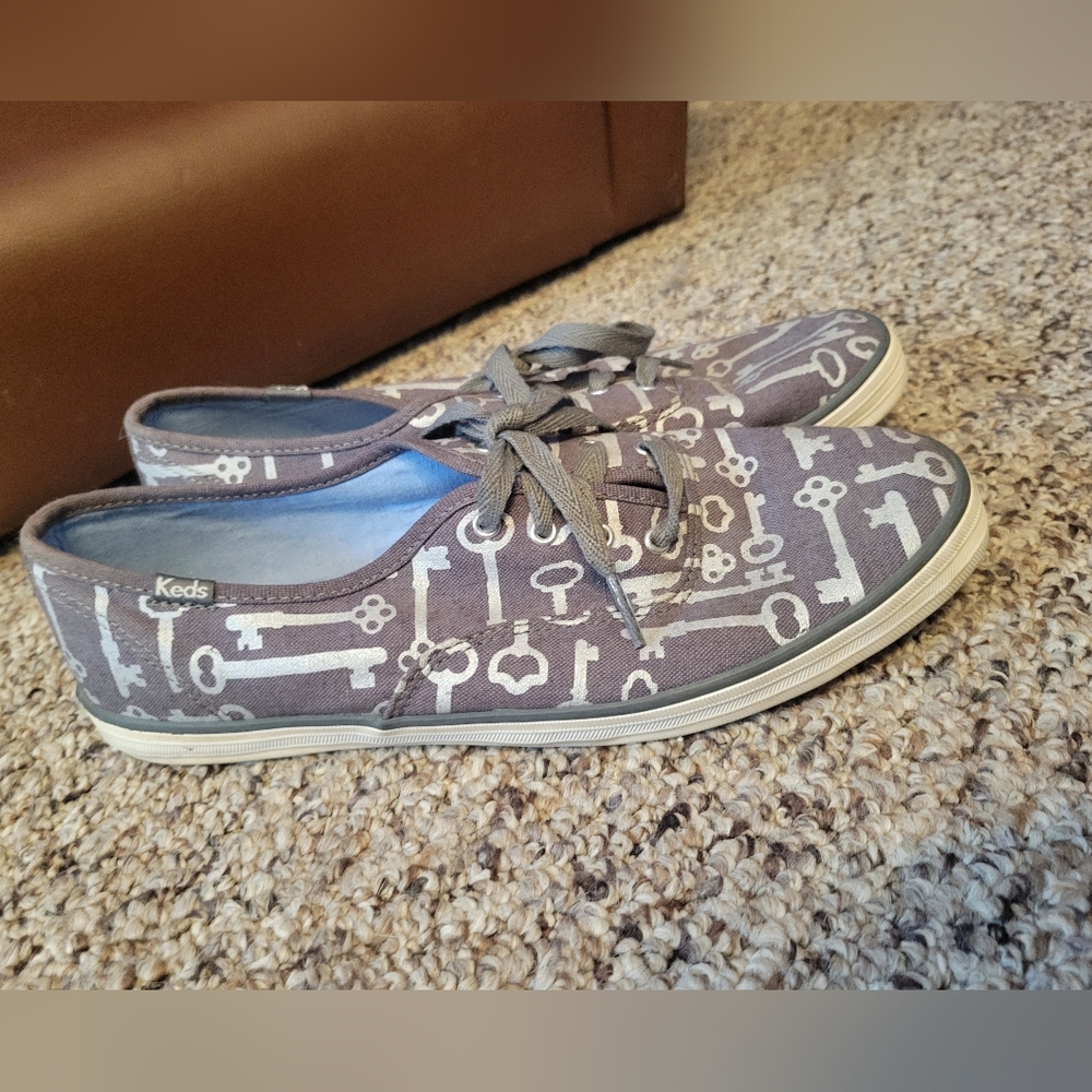 Keds X Taylor Swift Gray Key Print Sneakers‎ Womans Size 9